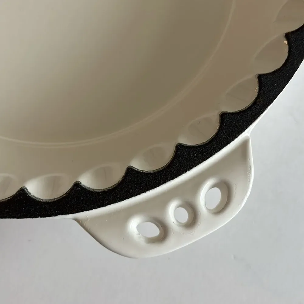 ih White Round Enameled Cast Iron Double Handled Pie Pan 10”